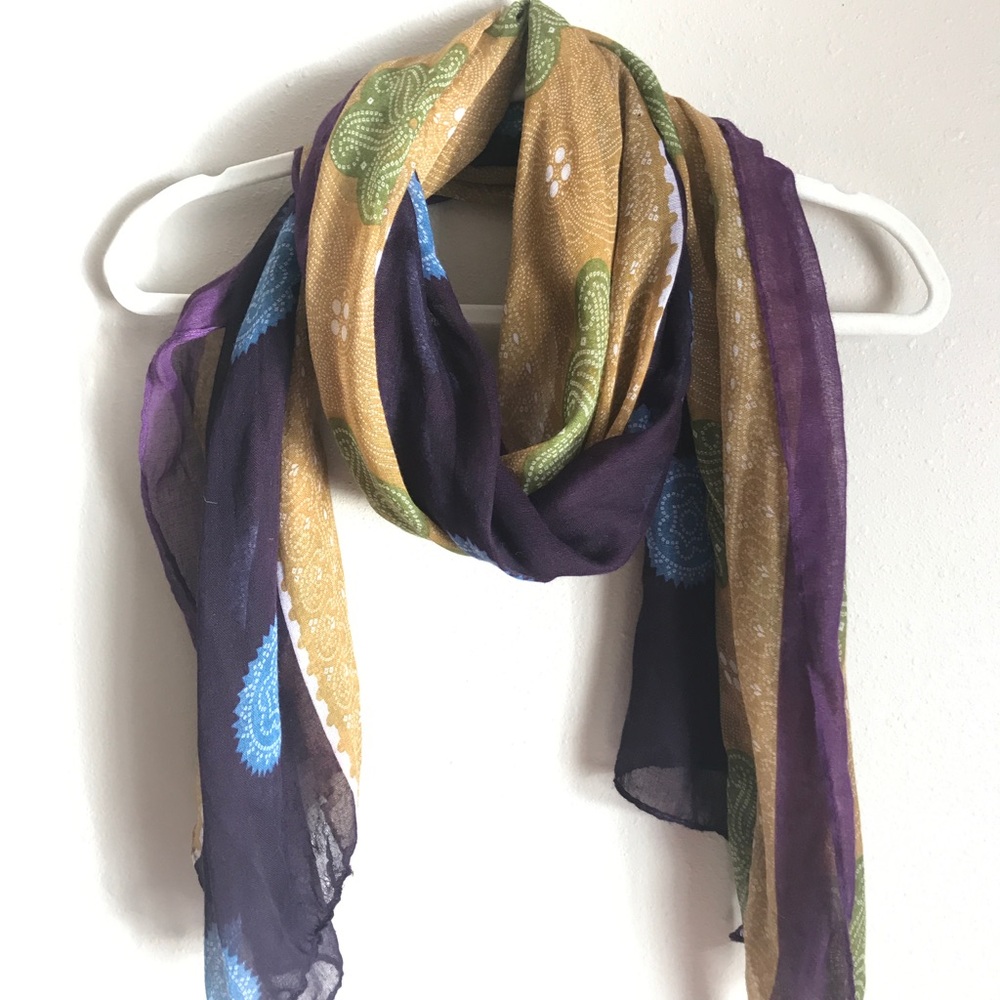 Patterned scarf!